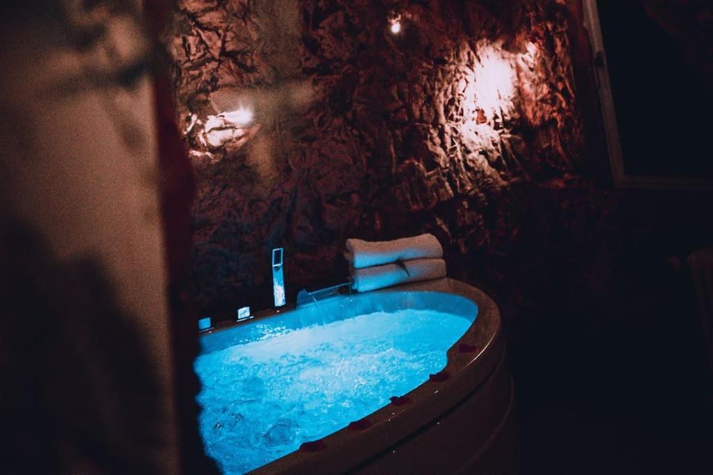 2 Mit Whirlpool * Hagen (Arnsberg)