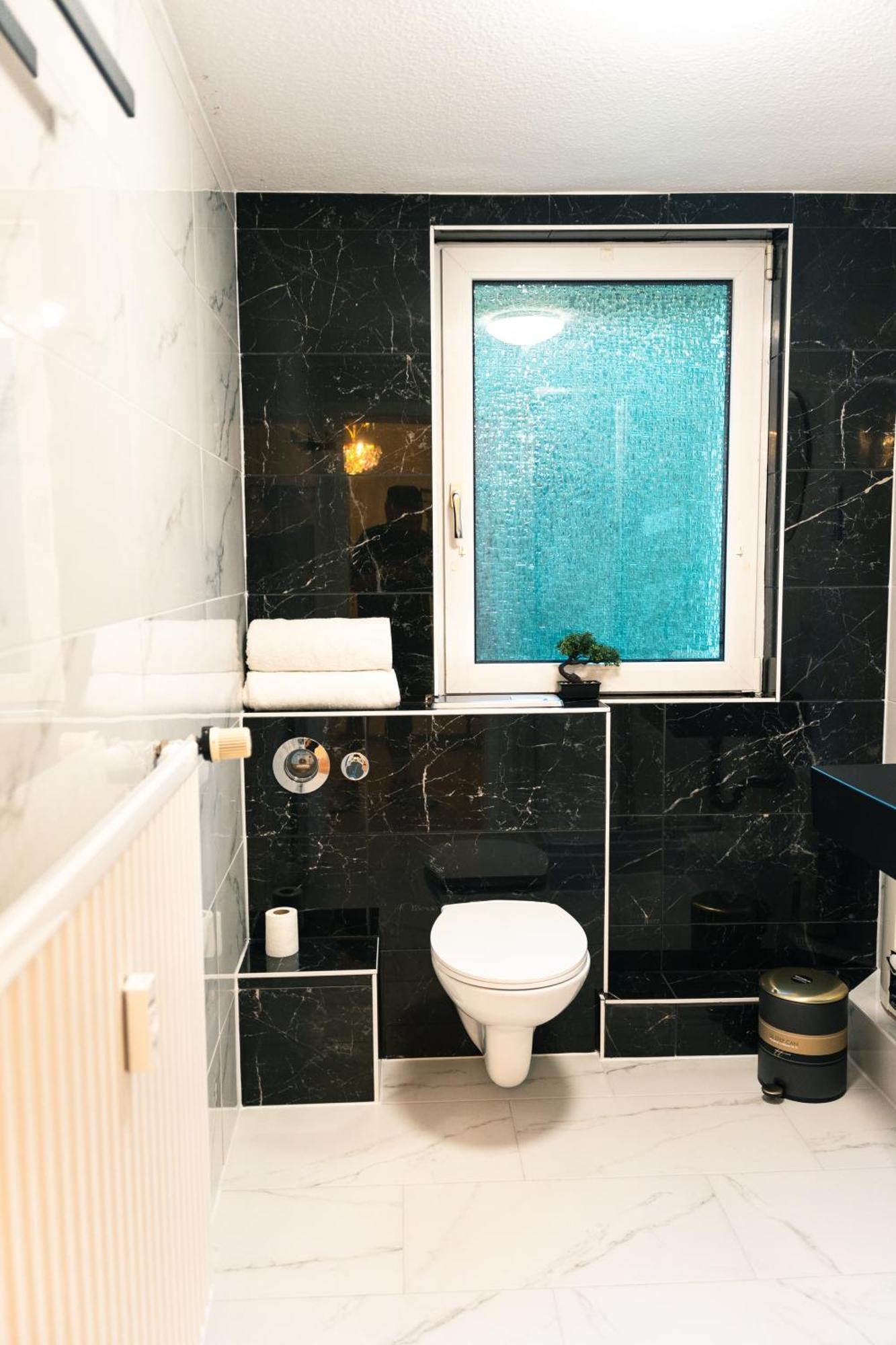 2 Mit Whirlpool Apartment *